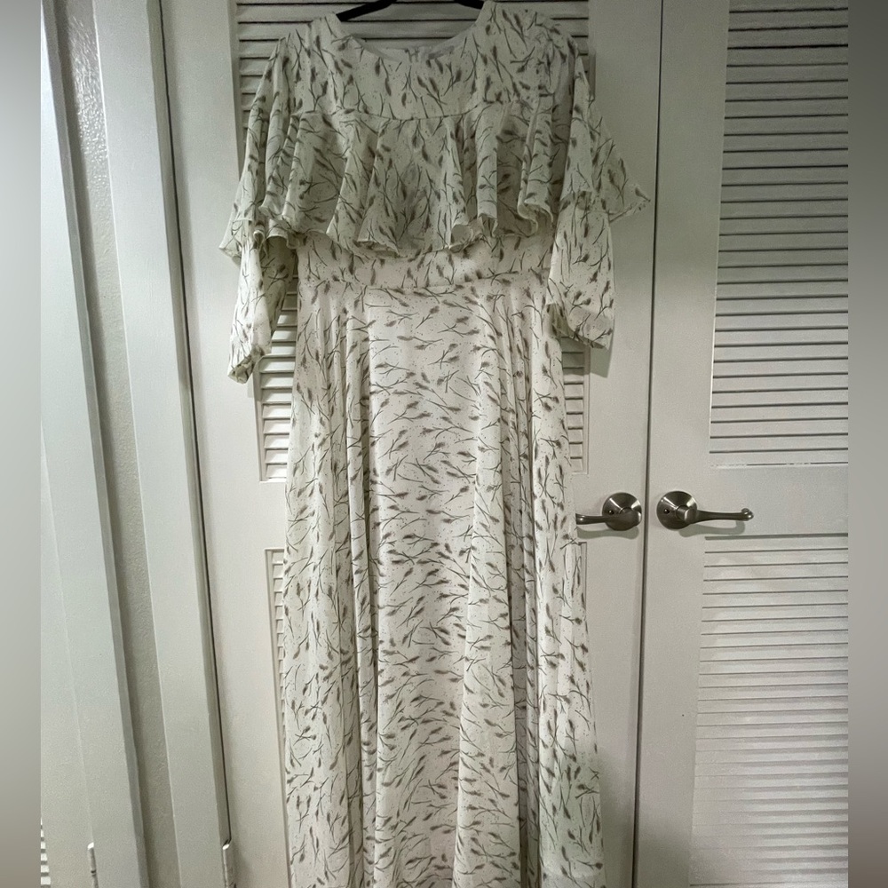Dainty Jewells Cream Leaf Pattern Maxi Dress